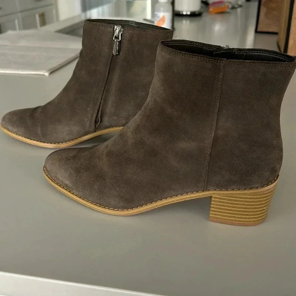 Clark’s Women’s Boots Size 9.5 - Picture 3 of 9